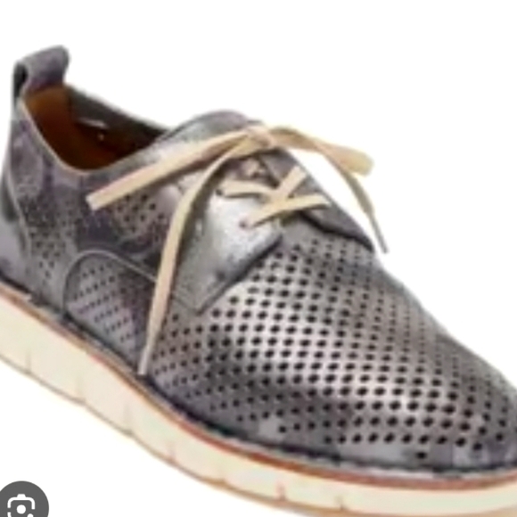 Trask Lena Perforated women's Oxford shoes $220 - Picture 2 of 10